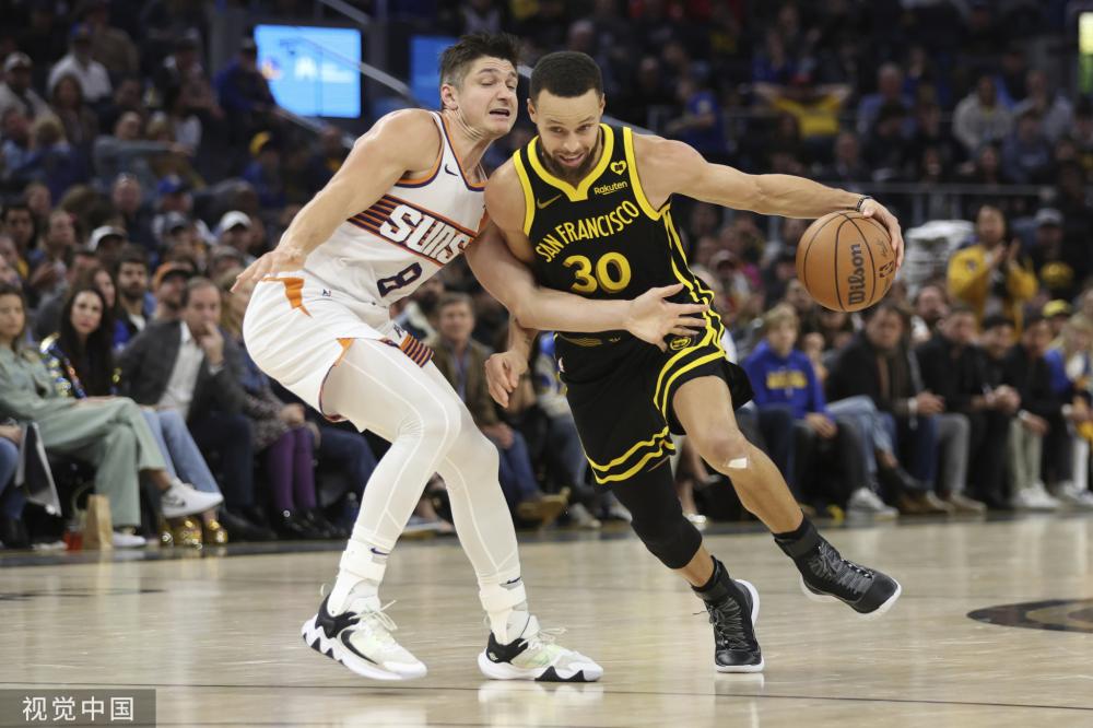 队员在接受 队员在接受