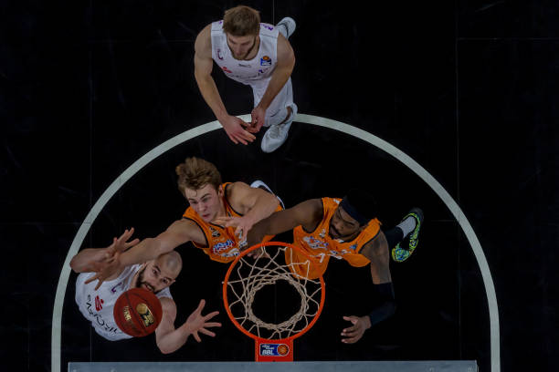 现防守的沉 现防守的沉