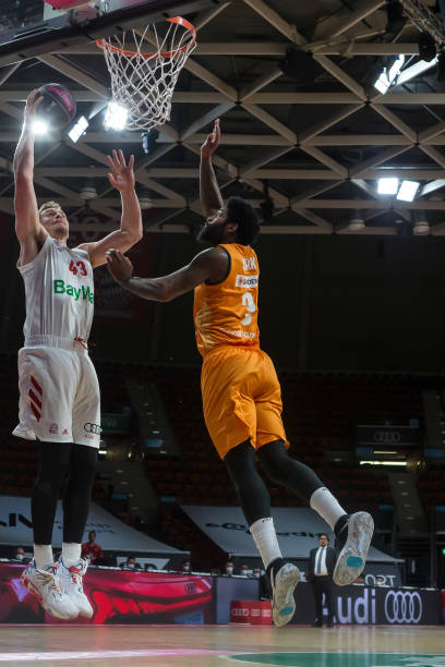 面对西部冠 面对西部冠